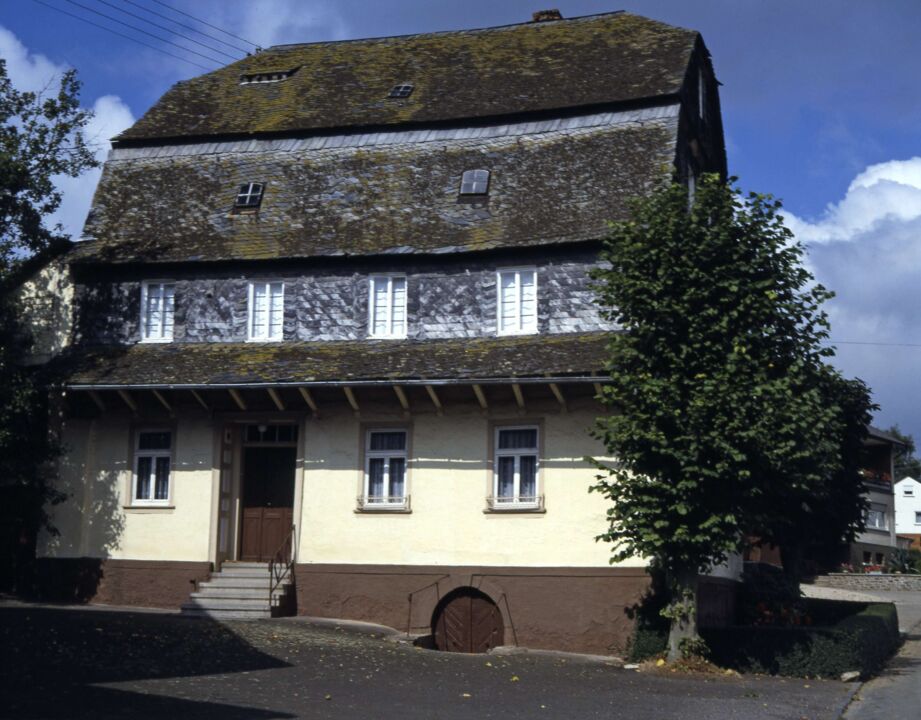 hunsruecker-bauernhaus231588320